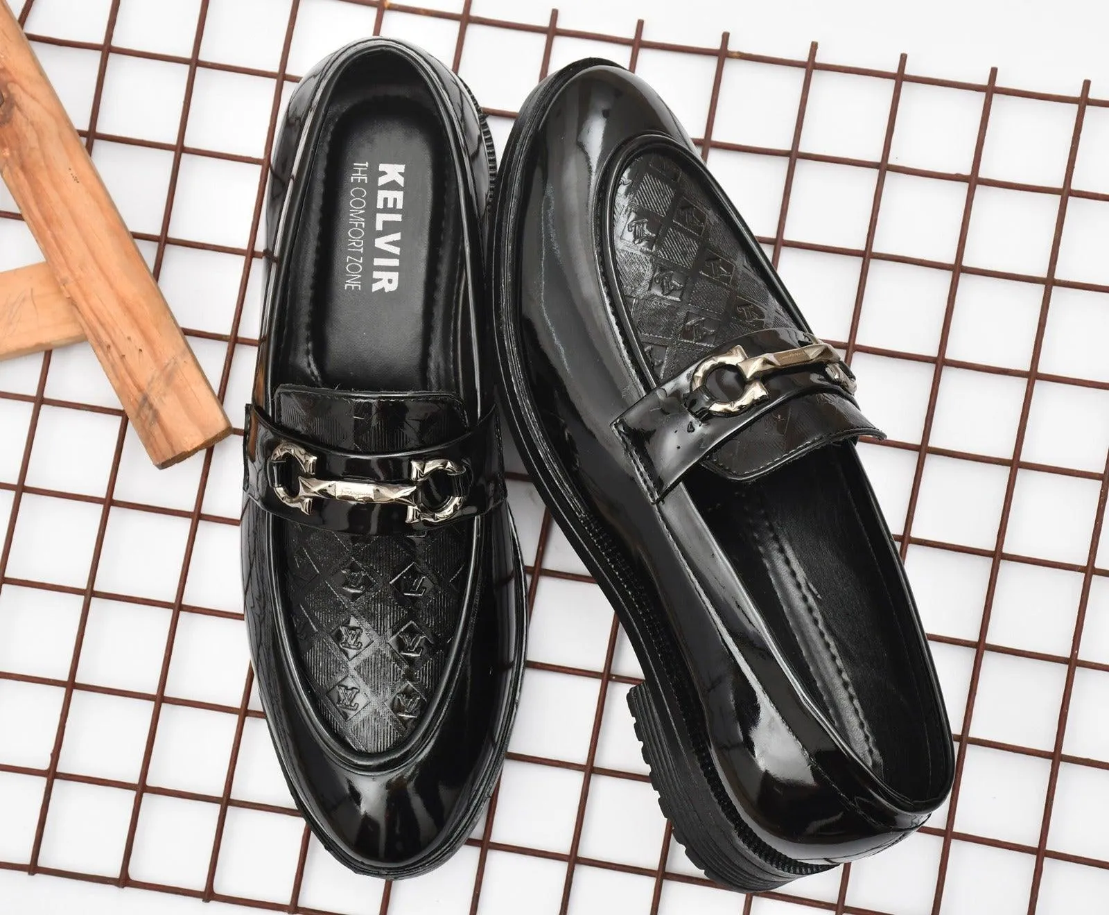 Kelvir Fashionable Partwear Casual Loafer Shoes For Men's.