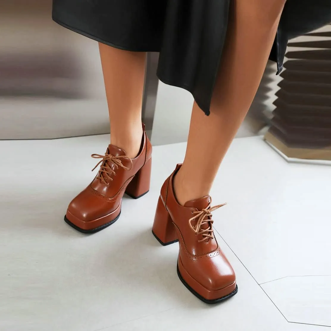 KISSASA Vintage Platform Chunky Oxford Shoes Wingtip Lace Up Heeled Brogues